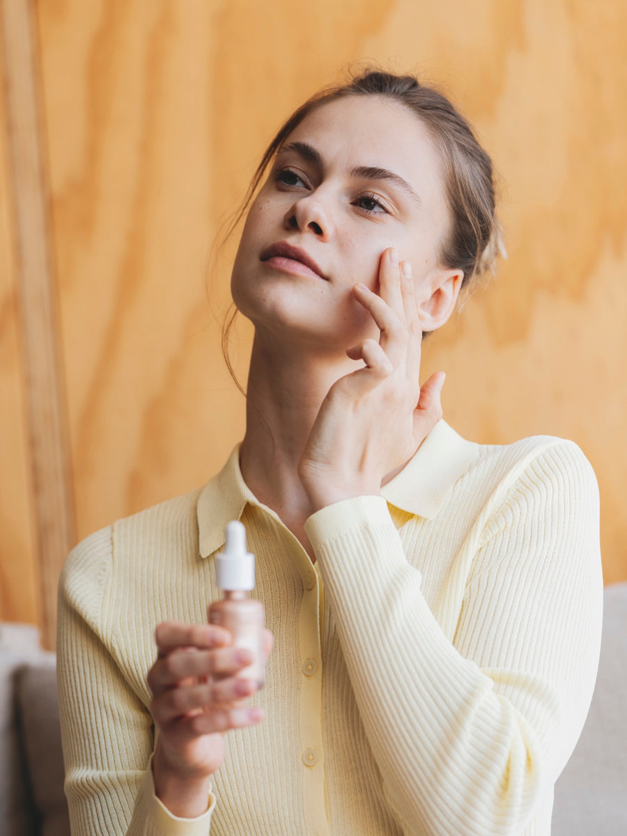 Sérum facial con cuentagotas